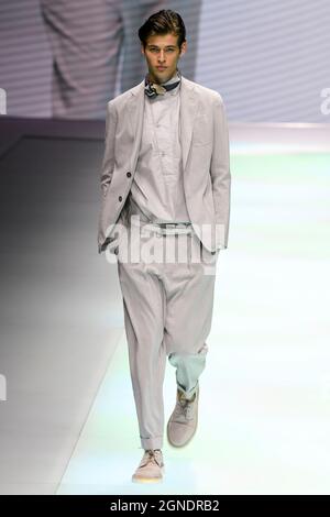 EMPORIO ARMANI SS22 Runway während der Milan Fashion Week am 2021. September - Mailand, Italien. 23/09/2021 Stockfoto