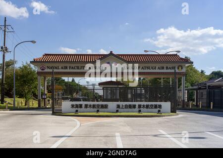 Ein Eingangstor zur Naval Air Facility, Atsugi Airbase in Yamato, Kanagawa, Japan. Stockfoto