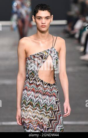 Mailand, Italien. September 2021. MISSONI SS22 Runway während der Milan Fashion Week am 2021. September - Mailand, Italien. 24/09/2021 Credit: dpa/Alamy Live News Stockfoto