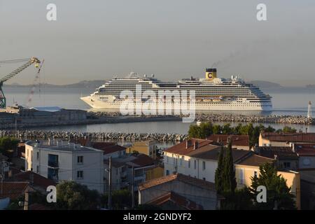 Marseille, Frankreich. September 2021. Ein Blick auf das in Marseille ankommende Kreuzschiff „Costa Diadema“. Der Linienschiff „Costa Diadema“ kommt im französischen Mittelmeerhafen Marseille an. (Foto von Gerard Bottino/SOPA Images/Sipa USA) Quelle: SIPA USA/Alamy Live News Stockfoto