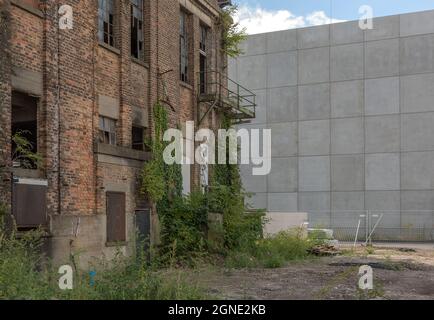 Umbau und Restaurierung eines alten Fabrikstandortes in Wohnungen Stockfoto