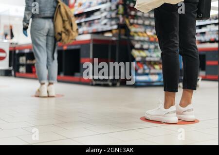 Frontansicht des sozialen Distanzierungskonzepts. Hohe Qualität und Auflösung schönes Fotokonzept Stockfoto