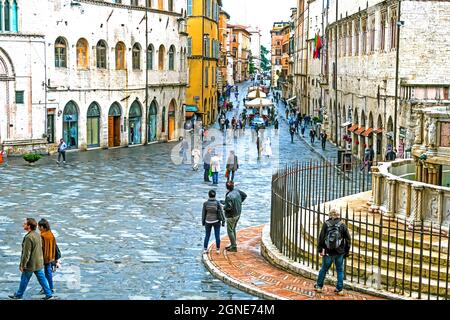 Blick auf den Corso Pietro Vannucci von der Piazza IV Novembre in Perugia Italien Stockfoto