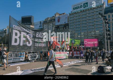 Ciudad De Buenos Aires, Argentinien. September 2021. Beginn des globalen Klimastreiks im Obelisken. (Foto: Esteban Osorio/Pacific Press) Quelle: Pacific Press Media Production Corp./Alamy Live News Stockfoto