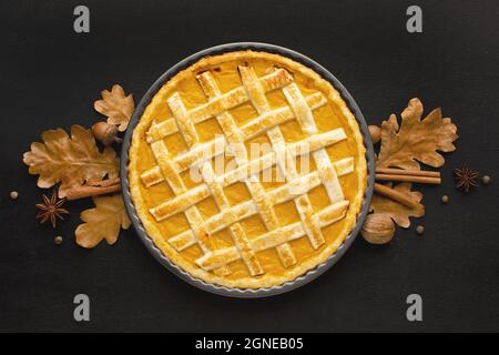 Flach lagen Kürbiskuchen Danksage. Hohe Qualität und Auflösung schönes Fotokonzept Stockfoto