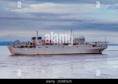 USNS Zeus fährt in die Docks von Avonmouth Stockfoto