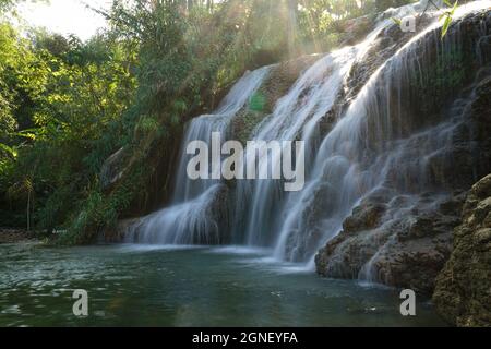 Trang Wasserfall in Hoa Binh Provinz Nordvietnam Stockfoto