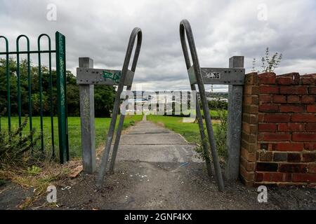 Leeds, Großbritannien. September 2021. Mit Blick auf Elland Road Stadium von Beeston Hill vor dem Spiel in Leeds, Großbritannien am 9/25/2021. (Foto von James Heaton/News Images/Sipa USA) Quelle: SIPA USA/Alamy Live News Stockfoto
