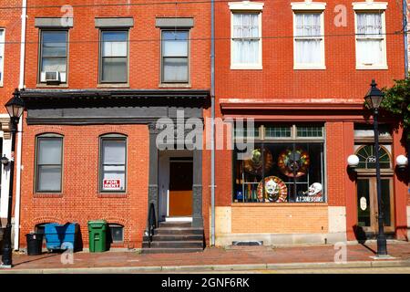 Fassade aus A.T. Jones & Sons Kostümgeschäft, N Howard St, Baltimore, Maryland, USA Stockfoto