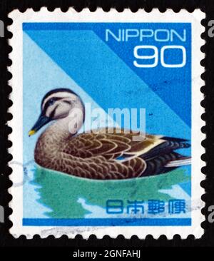 JAPAN - UM 1992 eine in Japan gedruckte Briefmarke zeigt die Ostschnabelente Anas Poecilorhyncha Zonorhyncha, Dabbling Duck, um 1992 Stockfoto