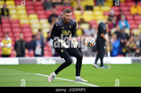 Watford-Torhüter Ben Foster wärmt sich vor dem Premier League-Spiel in der Vicarage Road, Watford, auf. Bilddatum: Samstag, 25. September 2021. Stockfoto