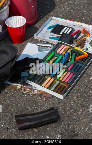 Werkzeuge des Kreidezeichens - auf dem Kreidefest Stockfoto
