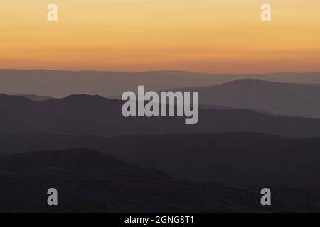 Serra do Soajo oder das Soajo-Gebirge, eine der Gebirgsketten, die zum Nationalpark Peneda-Gerês im Norden Portugals gehören. Stockfoto