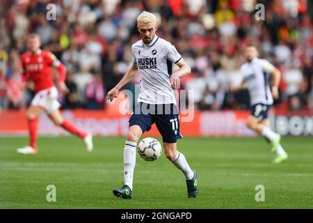 NOTTINGHAM, GROSSBRITANNIEN. 25. SEPTEMBER Scott Malone von Millwall während des Sky Bet Championship-Spiels zwischen Nottingham Forest und Millwall am City Ground, Nottingham, am Samstag, dem 25. September 2021. (Kredit: Jon Hobley | MI News) Kredit: MI Nachrichten & Sport /Alamy Live News Stockfoto