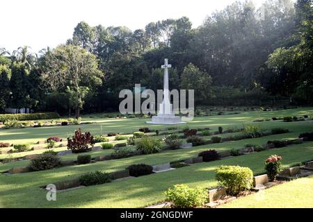 Dhaka, Bangladesch. September 2021. CHITTAGONG, BANGLADESCH - 07. SEPTEMBER: Der Chittagong-Kriegsfriedhof ist ein Friedhof von Märtyrern am 07. September 2021 in Chittagong, Bangladesch. Der Commonwealth-Friedhof wurde in Erinnerung an die Soldaten, die in der Schlacht während des Zweiten Weltkriegs gestorben gebaut, Es enthält die Gräber von 755 Soldaten der alliierten Truppen, die ihr Leben auf der indo-birmanischen Front während des Zweiten Weltkriegs legte Die meisten der dort bestatteten Soldaten kamen aus Australien, Großbritannien, Kanada, Ost- und Westafrika, Britisch-Indien und Neuseeland. ( Credit: SIPA USA/Alamy Live News Stockfoto