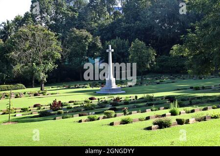 Dhaka, Bangladesch. September 2021. CHITTAGONG, BANGLADESCH - 07. SEPTEMBER: Der Chittagong-Kriegsfriedhof ist ein Friedhof von Märtyrern am 07. September 2021 in Chittagong, Bangladesch. Der Commonwealth-Friedhof wurde in Erinnerung an die Soldaten, die in der Schlacht während des Zweiten Weltkriegs gestorben gebaut, Es enthält die Gräber von 755 Soldaten der alliierten Truppen, die ihr Leben auf der indo-birmanischen Front während des Zweiten Weltkriegs legte Die meisten der dort bestatteten Soldaten kamen aus Australien, Großbritannien, Kanada, Ost- und Westafrika, Britisch-Indien und Neuseeland. ( Credit: SIPA USA/Alamy Live News Stockfoto