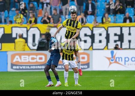 ARNHEM, NIEDERLANDE - 25. SEPTEMBER: Jacob Rasmussen von Vitesse während des niederländischen Eredivisie-Spiels zwischen Vitesse und Fortuna Sittard am 25. September 2021 in Gelredome in Arnhem, Niederlande (Foto: Marcel Bonte/Orange Picles) Stockfoto