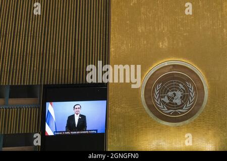 New York, Usa. September 2021. Thailands Premierminister Prayut Chan-o-cha spricht fernab an die 76. Sitzung der UN-Generalversammlung am 25. September 2021 in New York City. Poolfoto von Eduardo Munoz/UPI Credit: UPI/Alamy Live News Stockfoto