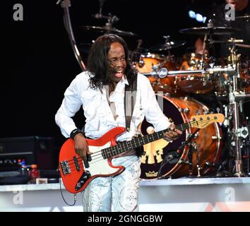 24. September 2021, Portsmouth, Virginia, USA: EARTH WIND & FIRE, True Legends, Grammy-Gewinner, Rock and Roll Hall of Fame, AMA und eine Reihe weiterer Auszeichnungen bringen ihren einzigartigen Sound am 24. September 2021 in den Atlantic Union Bank Pavilion in Portsmouth, Virginia.Â© Jeff Moore 2021. (Bild: © Jeff Moore/ZUMA Press Wire) Stockfoto