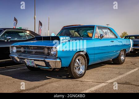 Reno, NV - 4. August 2021: 1968 Dodge Hemi Dart Hardtop Coupe auf einer lokalen Automobilausstellung. Stockfoto