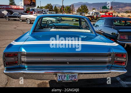 Reno, NV - 4. August 2021: 1968 Dodge Hemi Dart Hardtop Coupe auf einer lokalen Automobilausstellung. Stockfoto