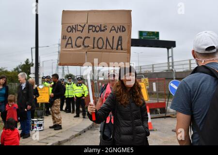 LONDON, GROSSBRITANNIEN. AM 25. SEPTEMBER 2021 protestieren die Demonstranten, die Müllverbrennung in der Müllverbrennungsanlage von Edmonton in Edmonton, Nord-London, England, zu stoppen. (Kredit: Ivan Yordanov | MI Nachrichten) Kredit: MI Nachrichten & Sport /Alamy Live Nachrichten Stockfoto