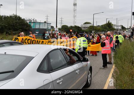 LONDON, GROSSBRITANNIEN. AM 25. SEPTEMBER 2021 protestieren die Demonstranten, die Müllverbrennung in der Müllverbrennungsanlage von Edmonton in Edmonton, Nord-London, England, zu stoppen. (Kredit: Ivan Yordanov | MI Nachrichten) Kredit: MI Nachrichten & Sport /Alamy Live Nachrichten Stockfoto