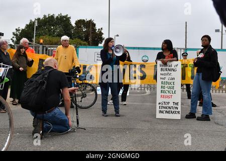 LONDON, GROSSBRITANNIEN. AM 25. SEPTEMBER 2021 protestieren die Demonstranten, die Müllverbrennung in der Müllverbrennungsanlage von Edmonton in Edmonton, Nord-London, England, zu stoppen. (Kredit: Ivan Yordanov | MI Nachrichten) Kredit: MI Nachrichten & Sport /Alamy Live Nachrichten Stockfoto