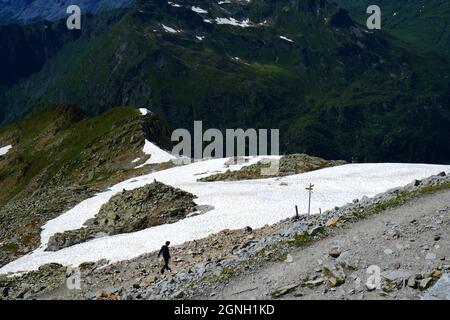 Atemberaubende Aussicht auf die Plate Wüste und Kette Fiz Range oder Fiz Felsen des Faucigny Massivs, Französisch Prealps von Brevent Mountains, Chamonix, Haute Savoie gesehen Stockfoto