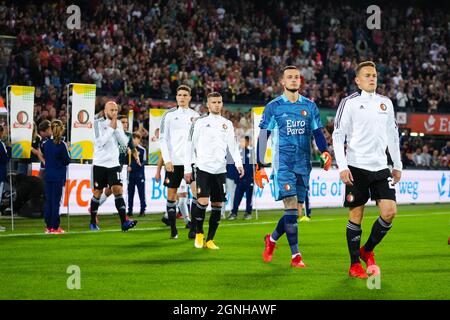 ROTTERDAM, NIEDERLANDE - 25. SEPTEMBER: Gernot Trauner von Feyenoord, Guus Til von Feyenoord, Bryan Linssen von Feyenoord, Torhüter Justin Bijlow von Feyenoord, Jens Toornsta von Feyenoord während des niederländischen Eredivisie-Spiels zwischen Feyenoord und N.E.C. am 25. September 2021 in Yannick, Niederlande (Photo Orange) Stockfoto