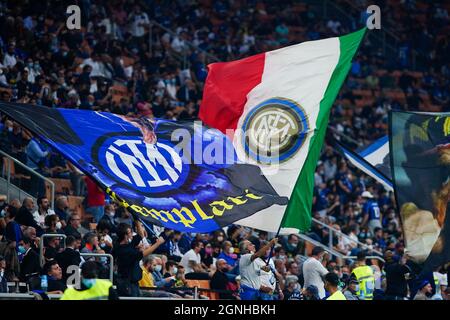 Fans von Internazionale während der italienischen Meisterschaft Serie A Fußballspiel zwischen dem FC Internazionale und Atalanta Bergame am 25. September 2021 im Giuseppe Meazza Stadion in Mailand, Italien - Foto Alessio Morgese / DPPI Stockfoto