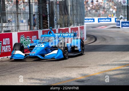 Long Beach, Kalifornien, USA. September 2021. ALEX PALOU (10) aus Barcelona, Spanien, übt für den Acura Grand Prix von Long Beach in den Straßen von Long Beach in Long Beach, Kalifornien. (Bild: © Eddie Hurskin Grindstone Media/ASP über ZUMA Press Wire) Stockfoto