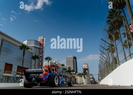 Long Beach, Kalifornien, USA. September 2021. SCOTT DIXON (9) aus Auckland, Neuseeland, übt für den Acura Grand Prix von Long Beach in den Straßen von Long Beach in Long Beach, Kalifornien. (Bild: © Walter G Arce SR Grindstone Medi/ASP über ZUMA Press Wire) Stockfoto