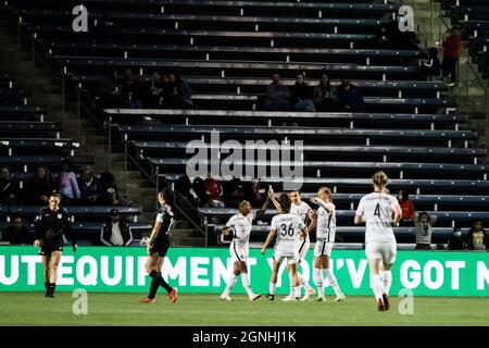 Bridgeview, Usa. September 2021. Die Spieler von Portland Thorns feiern das Tor des ersten Tores des Spiels in der 24. Minute am 25. September im Seat Geek Stadium Credit: SPP Sport Press Foto. /Alamy Live News Stockfoto