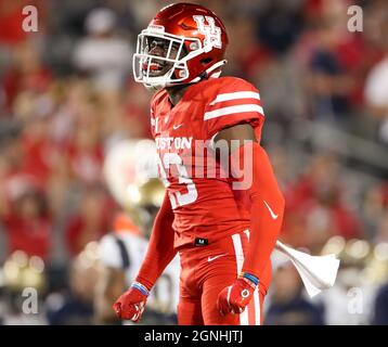 25. September 2021: Houston Cougars cornerback Art Green (23) feiert, nachdem die Cougars während eines NCAA-Fußballspiels zwischen den Houston Cougars und den Midshipmen der Navy am 25. September 2021 in Houston, Texas, ein Fumble der Navy zurückgewonnen haben. (Bild: © Scott Coleman/ZUMA Press Wire) Stockfoto