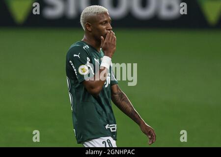 Danilo von Palmeiras während der Campeonato Brasileiro (Brasilianische Nationalliga) Serie A Fußballspiel zwischen Corinthians und Palmeiras in der Neo Quimica Arena in Sao Paulo, Brasilien. Corinthians gewann das Spiel 2-1, wobei beide Tore vom Ex-Palmeiras-Spieler Roger Guedes erzielt wurden. Gabriel Menino traf für Palmeiras. Das Ergebnis lässt Palmeiras noch auf dem zweiten Platz und Korinther auf dem sechsten. Kredit: SPP Sport Pressefoto. /Alamy Live News Stockfoto