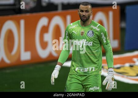 Weverton of Palmeiras während der Campeonato Brasileiro (Brazilian National League) Serie Ein Fußballspiel zwischen Corinthians und Palmeiras in der Neo Quimica Arena in Sao Paulo, Brasilien. Corinthians gewann das Spiel 2-1, wobei beide Tore vom Ex-Palmeiras-Spieler Roger Guedes erzielt wurden. Gabriel Menino traf für Palmeiras. Das Ergebnis lässt Palmeiras noch auf dem zweiten Platz und Korinther auf dem sechsten. Kredit: SPP Sport Pressefoto. /Alamy Live News Stockfoto