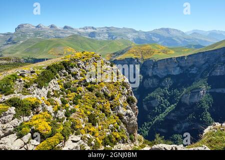 Das Monte Perdido-Gebirge und der Canyon de Anisclo in den Pyrenäen Stockfoto