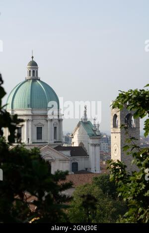 Kathedrale oder Duomo Nuovo und Alte Kathedrale oder Duomo Vecchio am Piazza Paolo in Brescia City in Norditalien Stockfoto