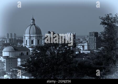 Kathedrale oder Duomo Nuovo und Alte Kathedrale oder Duomo Vecchio am Piazza Paolo in Brescia City in Norditalien Stockfoto