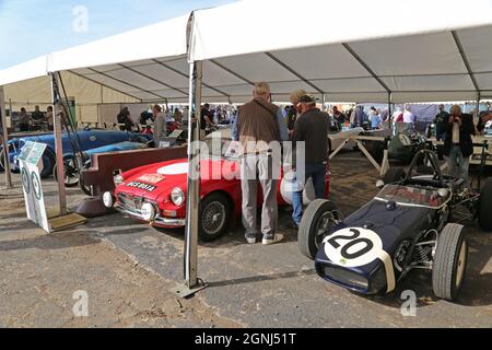 MG F1A B (1963) und Lotus 18 Climax (1961), Stirling Moss Tribute, 12. September 2021, Brooklands Museum, Weybridge, Surrey, England, Großbritannien, Europa Stockfoto