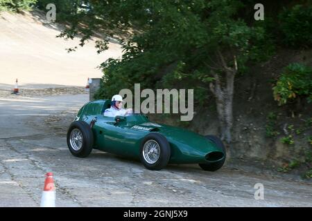 Vanwall (1957, Replik), Stirling Moss Tribute, 12. September 2021, Brooklands Museum, Weybridge, Surrey, England, Großbritannien, Europa Stockfoto