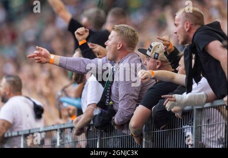 Fans von BMG gegen Trainer Marco Rose (BVB) Borussia Mönchengladbach - Borussia Dortmund 25.09.2021, Fußball; Bundesliga, Saison 2021/22 Foto: Moritz Stockfoto