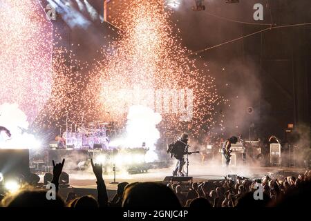 25. September 2021, Chula Vista, Kalifornien, USA: Die Band Kiss tritt live auf der Bühne auf, während sie die Road World Tour beendet. (Bild: © K.C. Alfred/ZUMA-Pressdraht) Stockfoto