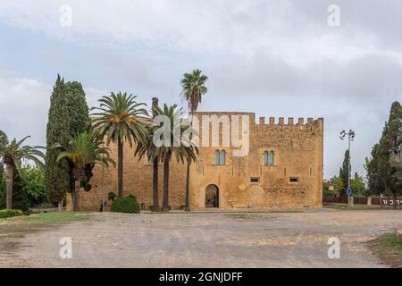 Hauptfassade des Manacor History Museum, Torre dels Enagistes, auf der Insel Mallorca, Spanien Stockfoto