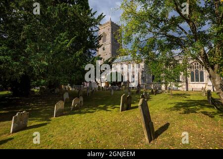 Die Kirche und der Friedhof von St. Michaels in Framlingham, Suffolk, England Stockfoto