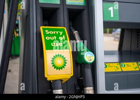 West Road, Southend on Sea, Essex, Großbritannien. September 2021. Nach dem panischen Kauf von Kraftstoff hat eine BP-Tankstelle in Southend on Sea immer noch keine Lieferung erhalten und bleibt geschlossen Stockfoto