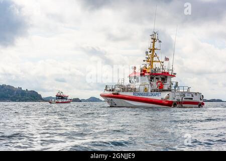 Lindesnes, Norwegen - August 08 2021: Redningsselskapet Such- und Rettungsboot Oscar Tybring IV Stockfoto