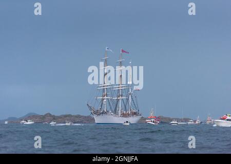 Lindesnes, Norwegen - 07 2021. August: Segeltrainingsschiff Statsraad Lehmkuhl bei Ankunft in Båly Stockfoto