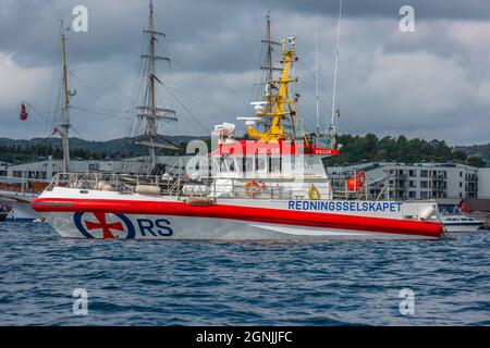 Lindesnes, Norwegen - August 08 2021: Redningsselskapet Such- und Rettungsboot Oscar Tybring IV Stockfoto